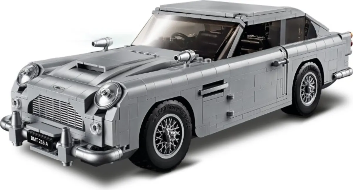 James Bond Aston Martin DB5 set photo