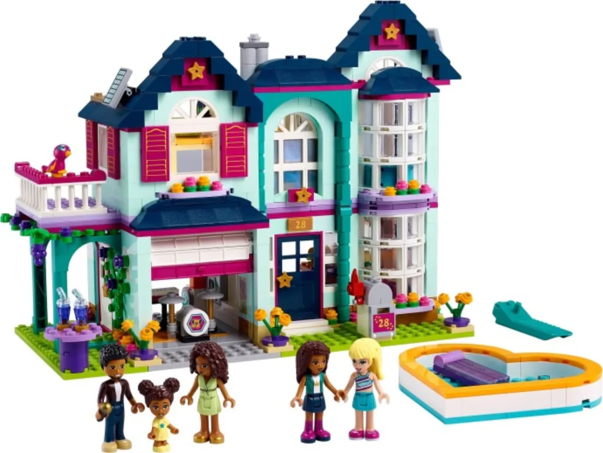 Andrea's Family House set photo