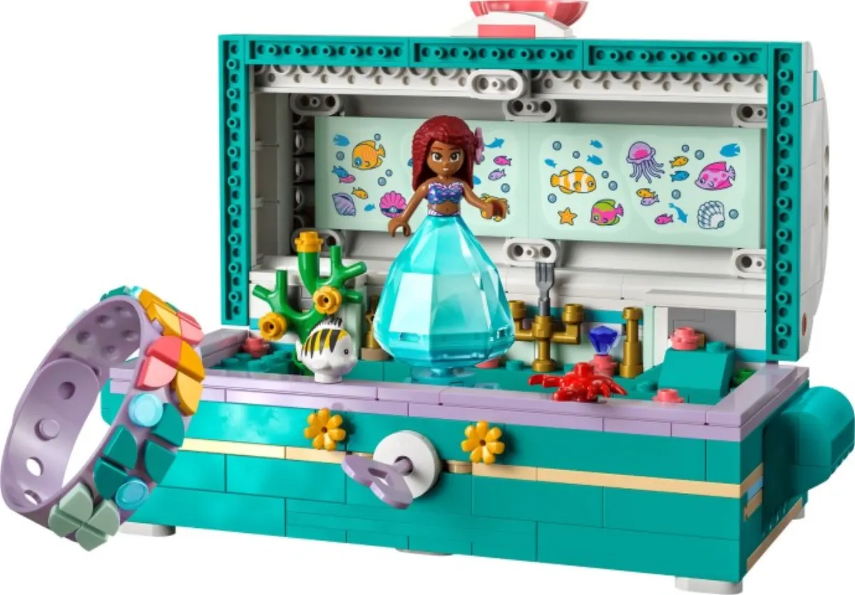 Ariel's Treasure Chest set photo