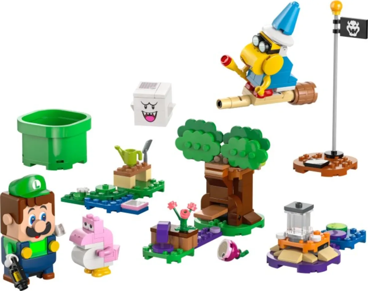 Adventures with Interactive LEGO Luigi set photo