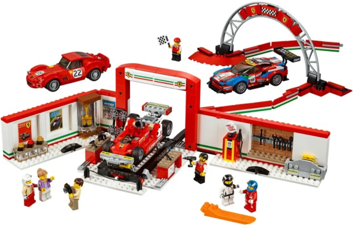 Ferrari Ultimate Garage set photo