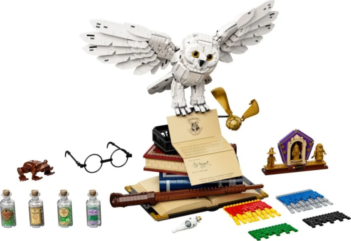 Hogwarts Icons Collectors' Edition set photo